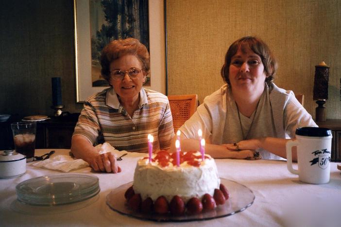 Mimi and Dona: asset-mezzanine-16x9