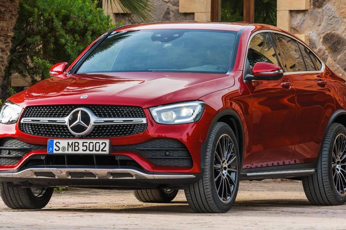 2020 Mercedes-Benz GLC 300 & 2020 Range Rover P400e: asset-mezzanine-16x9
