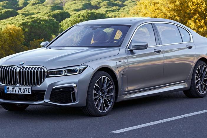2020 BMW 745e & 2020 Subaru Outback: asset-mezzanine-16x9