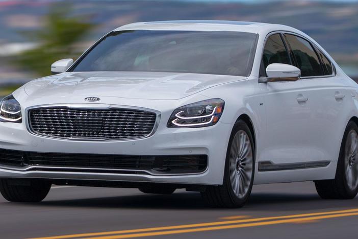 2019 Kia K900 & 2020 Range Rover Evoque: asset-mezzanine-16x9