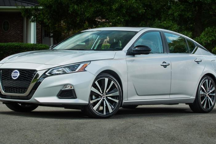 2019 Nissan Altima & 2019 Honda Insight: asset-mezzanine-16x9