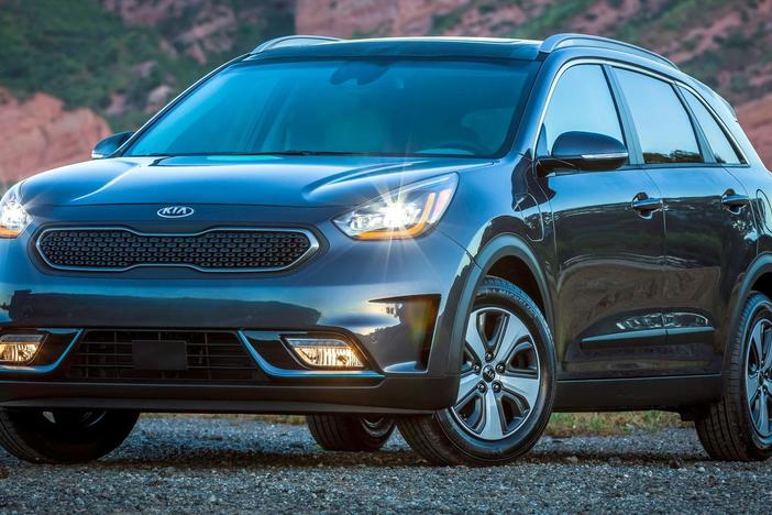 2018 Kia Niro PHEV & 2018 Lamborghini Huracan Performante: asset-mezzanine-16x9