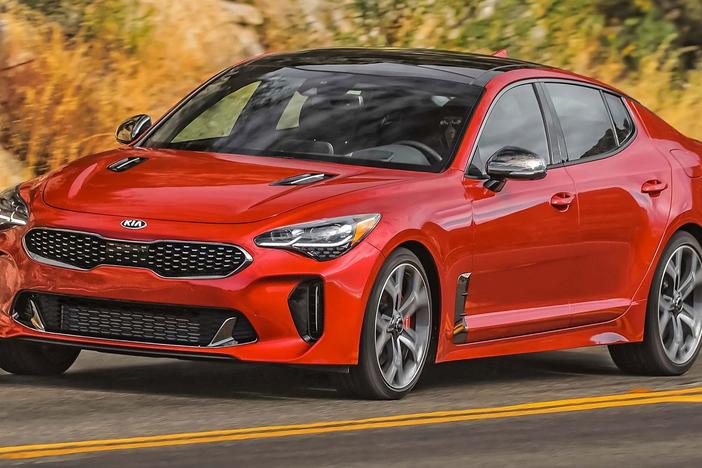 2018 Kia Stinger & cars.com Compact SUV Challenge: asset-mezzanine-16x9
