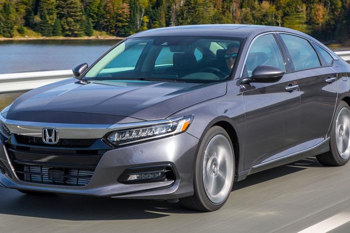2018 Honda Accord & 2017 Land Rover Discovery: asset-mezzanine-16x9