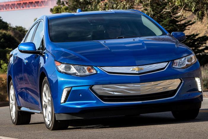 2016 Chevrolet Volt & 2016 Volvo XC90: asset-mezzanine-16x9