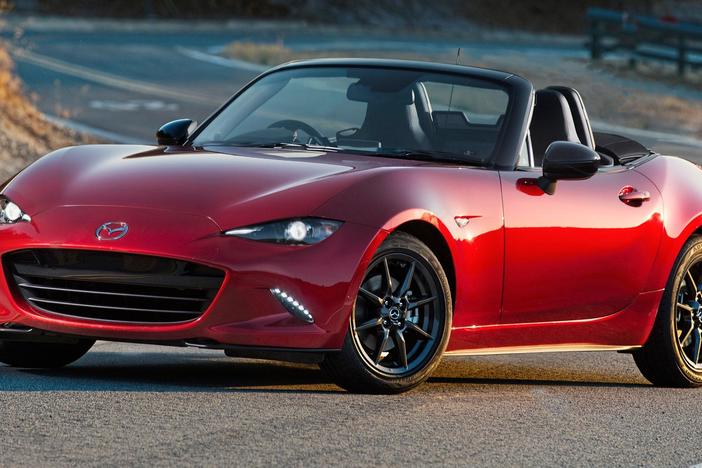 2016 Mazda MX-5 & 2015 Lamborghini Huracan: asset-mezzanine-16x9