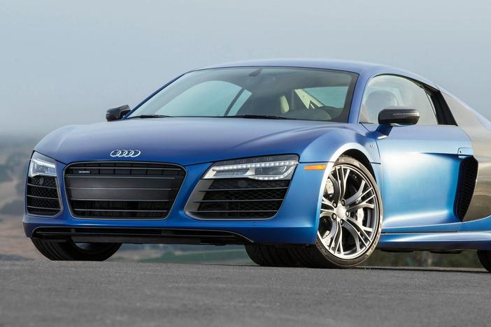 2015 Audi R8 & 2015 Honda CR-V: asset-mezzanine-16x9