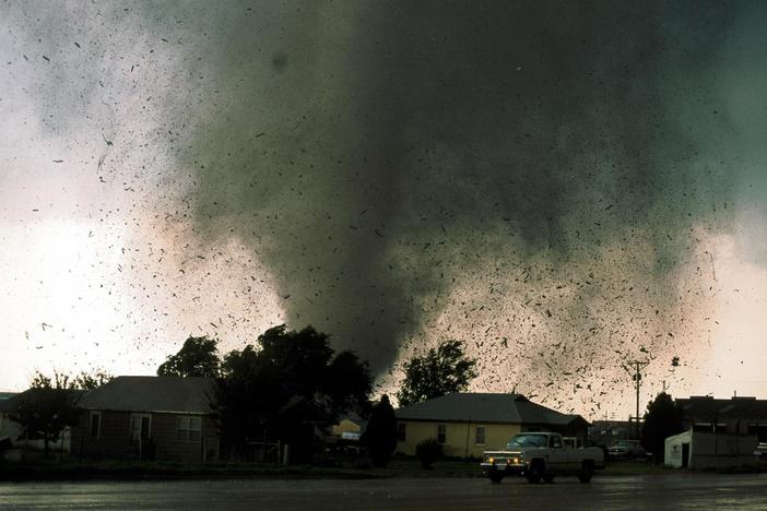 Deadliest Tornadoes: asset-mezzanine-16x9