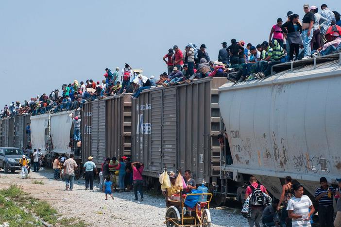 Migrant Crisis; Latino Converts to Islam; Carrie Newcomer: asset-mezzanine-16x9