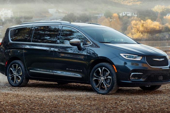 2021 Chrysler Pacifica & 2022 Acura MDX: asset-mezzanine-16x9