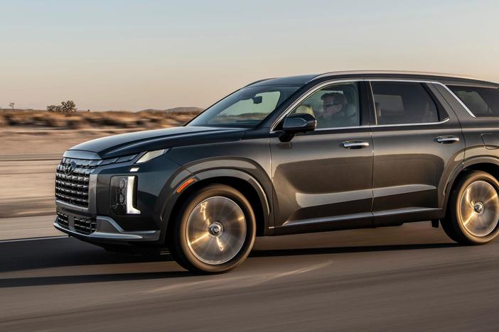 2023 Hyundai Palisade & 2023 GMC HUMMER EV Pickup: asset-mezzanine-16x9