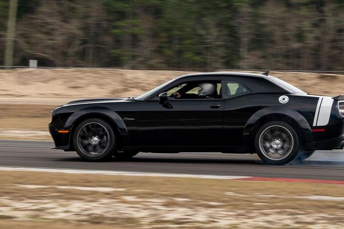 2023 Dodge Challenger Black Ghost & 2023 Kia Niro Hybrid: asset-mezzanine-16x9