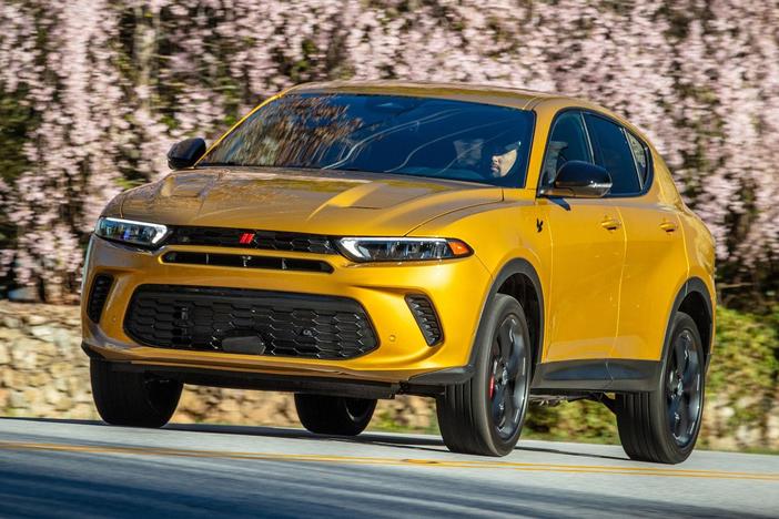 2023 Dodge Hornet & 2023 Kia EV6 GT: asset-mezzanine-16x9