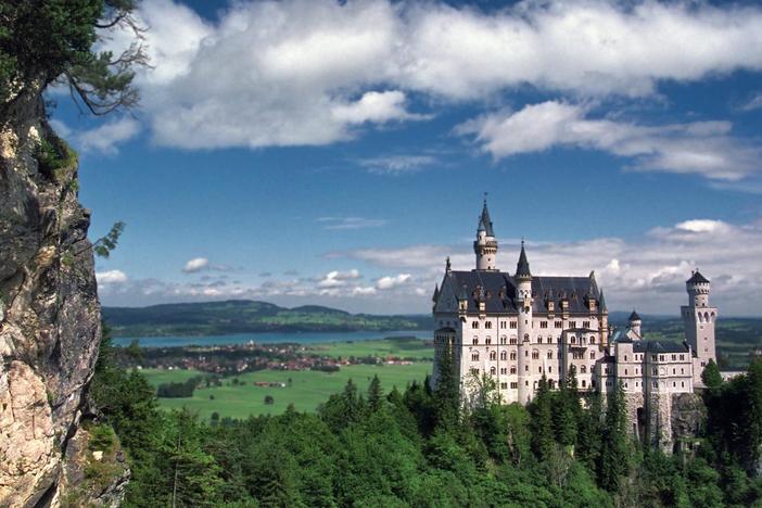 Munich And The Foothills Of The Alps: asset-mezzanine-16x9