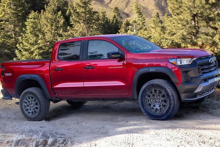 2023 Chevrolet Colorado & 2023 Toyota Corolla Cross Hybrid: asset-mezzanine-16x9