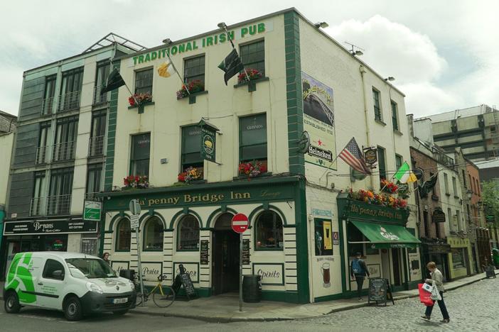 Curious Dublin Pubs: asset-mezzanine-16x9