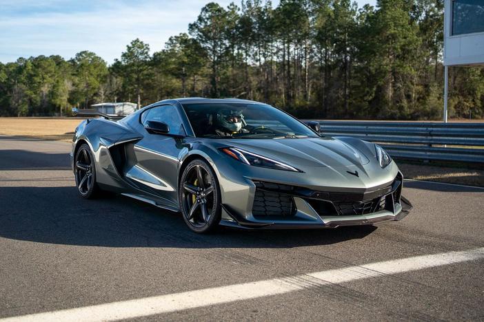 2024 Chevrolet Corvette Z06 & 2024 Subaru Outback: asset-mezzanine-16x9