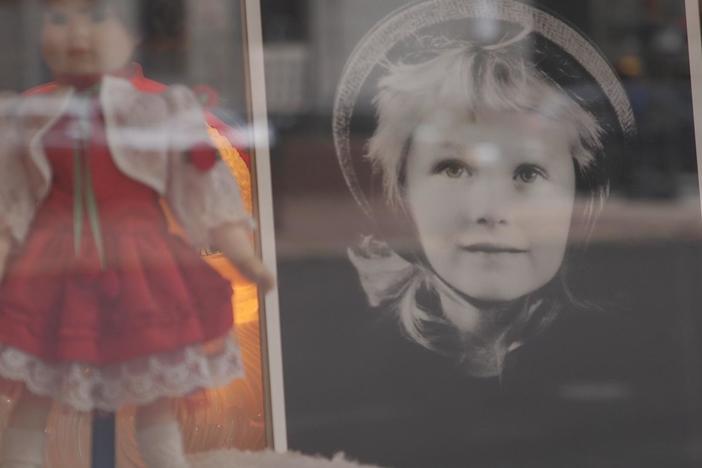 I'm the Girl – the Story of a Photograph: asset-mezzanine-16x9