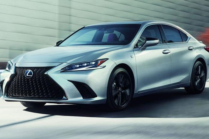 2023 Lexus ES300h & 2023 Kia Telluride: asset-mezzanine-16x9