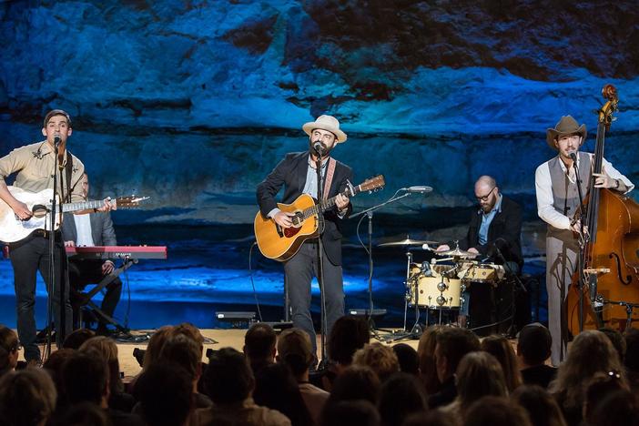 Drew Holcomb & The Neighbors: asset-mezzanine-16x9