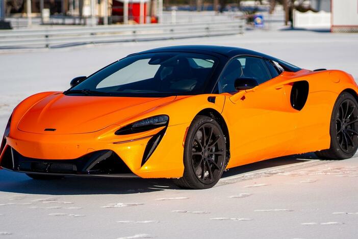 2025 McLaren Artura & 2024 Acura ZDX: asset-mezzanine-16x9