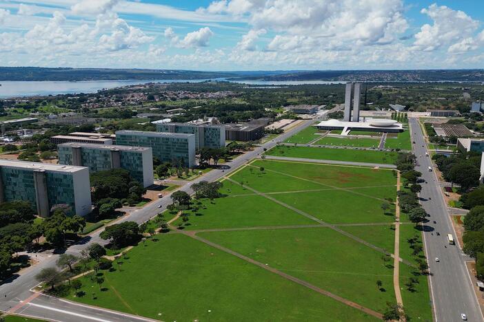 Brasilia and Chapada Dos Veadeiros: asset-mezzanine-16x9