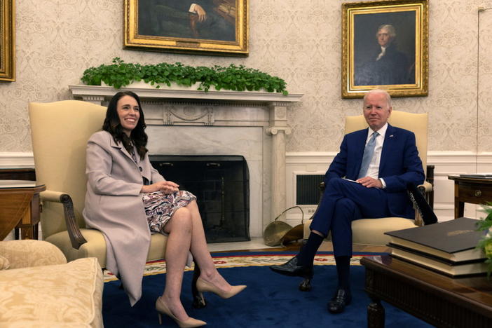 U.S. President Joe Biden and New Zealand Prime Minister Jacinda Ardern smile as the press exit the room after they both made a few public remarks during a meeting in the Oval Office at the White House in Washington, U.S., May 31, 2022. Photo by Leah Millis/REUTERS
