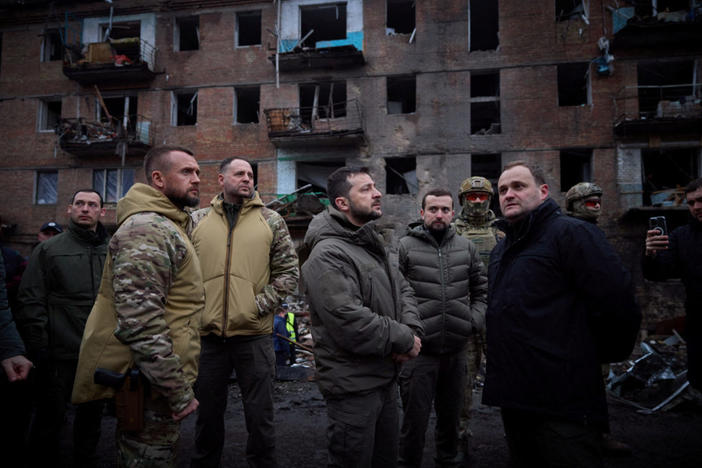 Ukraine's President Volodymyr Zelenskiy visits a site of a residential building destroyed by a Russian missile attack, as Russia's attack on Ukraine continues, in the town of Vyshhorod, near Kyiv, Ukraine November 25, 2022. Ukrainian Presidential Press Service/Handout via REUTERS ATTENTION EDITORS - THIS IMAGE HAS BEEN SUPPLIED BY A THIRD PARTY.