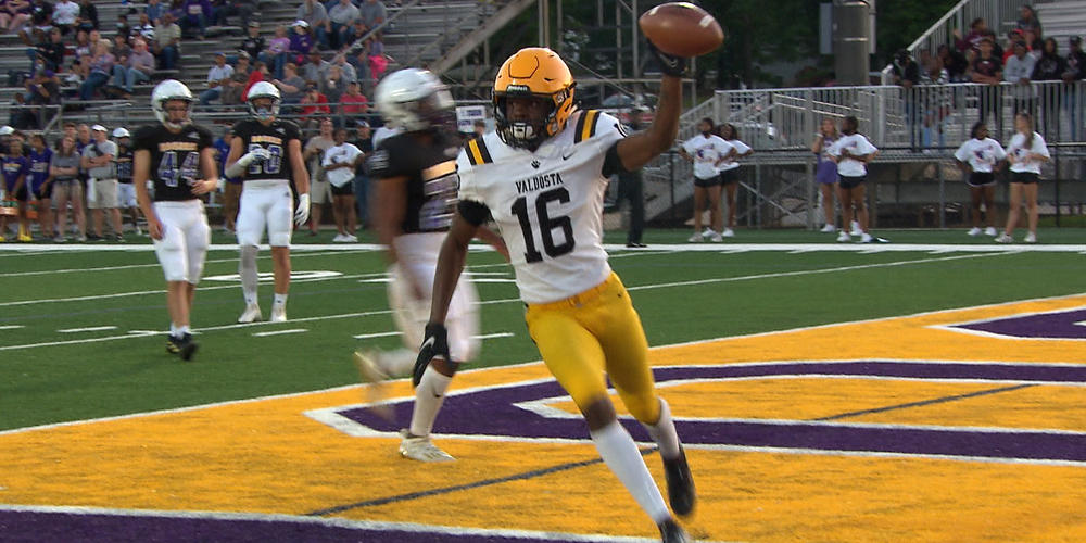 Valdosta player scores touchdown