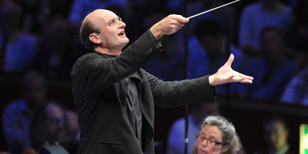 Conductor Andrew Manze