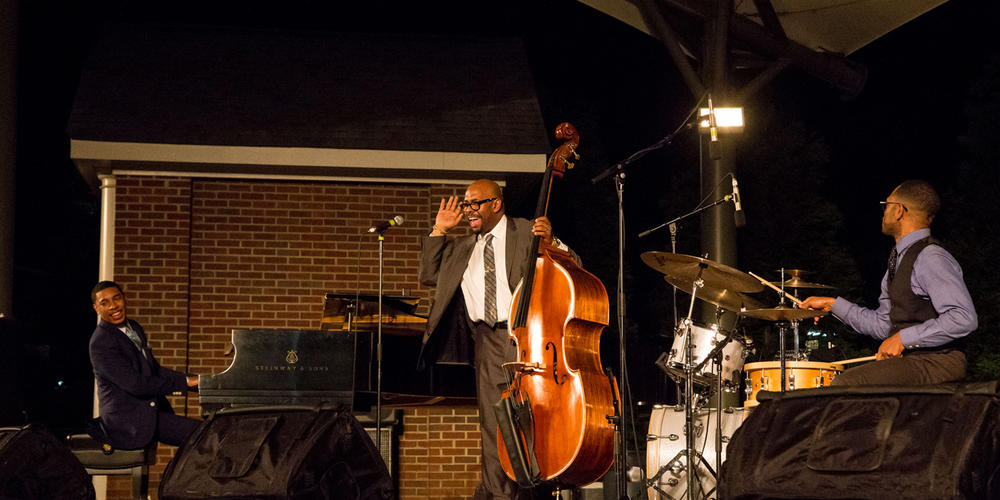 Christian McBride Trio - Car Wash Blues!
